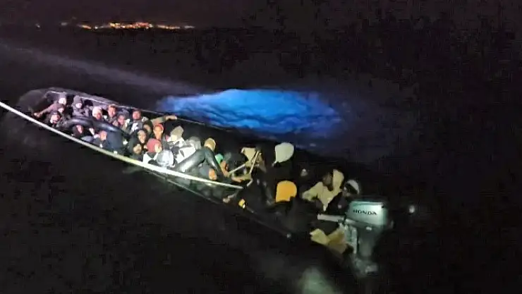 Motoru arızalanan bottaki 40 göçmen kurtarıldı