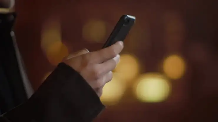 Güvenlik açığı olan 4 telefon ve 1 hoparlör toplatılıyor!