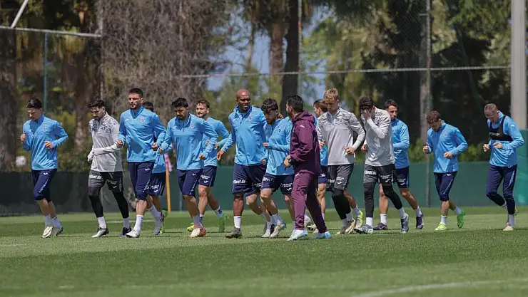 Uğurcan Çakır ve Savic, kamp kadrosuna alınmadı