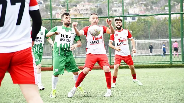 7 kırmızı kartın çıktığı amatör maçta kazanan çıkmadı