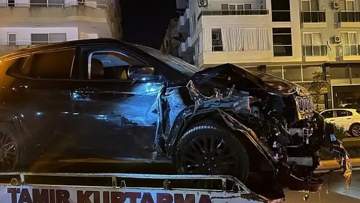 Park halindeki araçlara çarptı