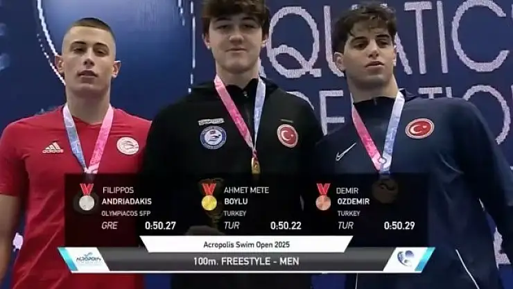 Denizli'li yüzücü tarihe geçti