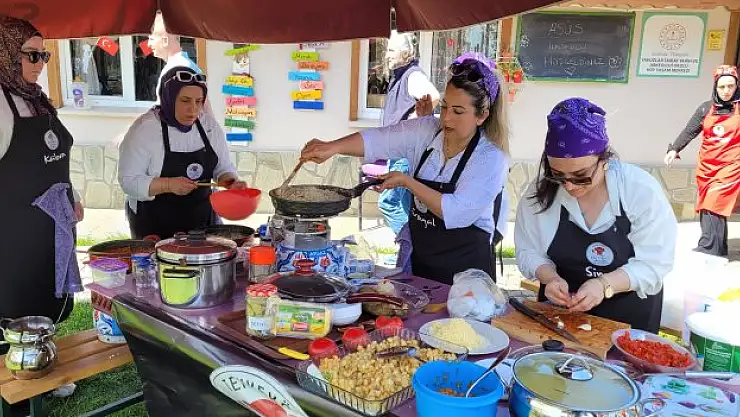 Eğitimci anneler mutfakta