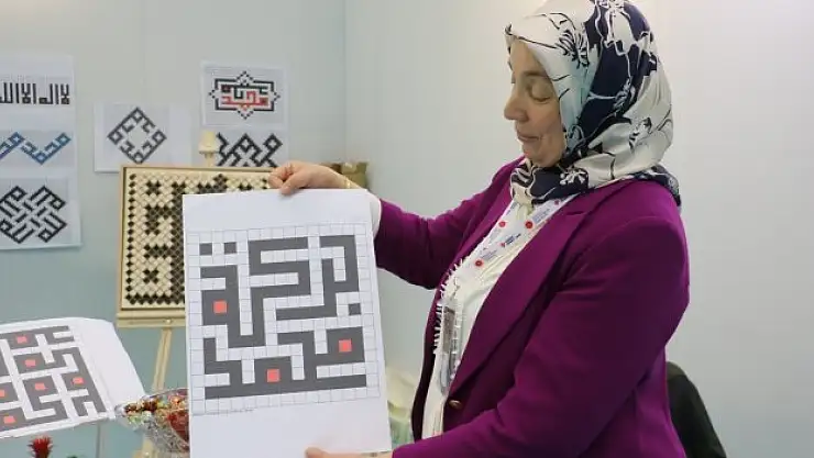Kufi sanatını ahşap küplere döktü