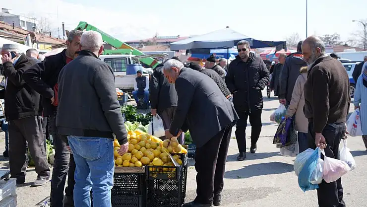 Ticaret satış hacmi yıllık yüzde 10,8 arttı