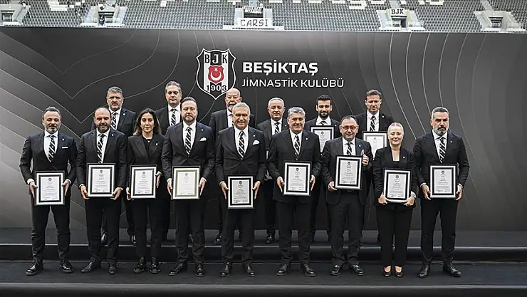 Serdal Adalı ve yönetimi, mazbatalarını aldı