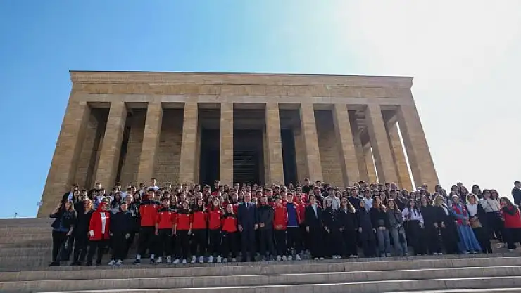 Genç mühendisler, TCG Anadolu ile İstanbul'dan Samsun'a götürülecek