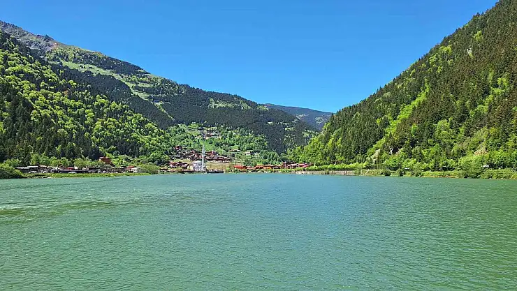 Turizm merkezi Uzungöl'de incelemelerde bulundu