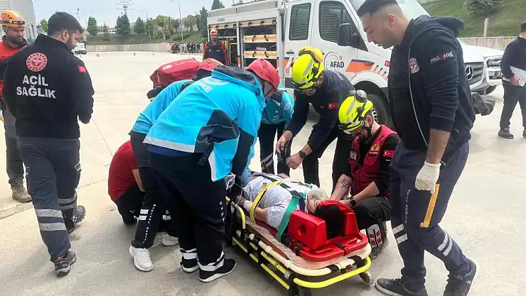 Fabrikada yapılan kaza tatbikatı gerçeği aratmadı