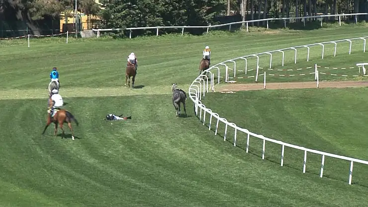 Jokey Mertcan Çelik, hastanede yaşam savaşı veriyor