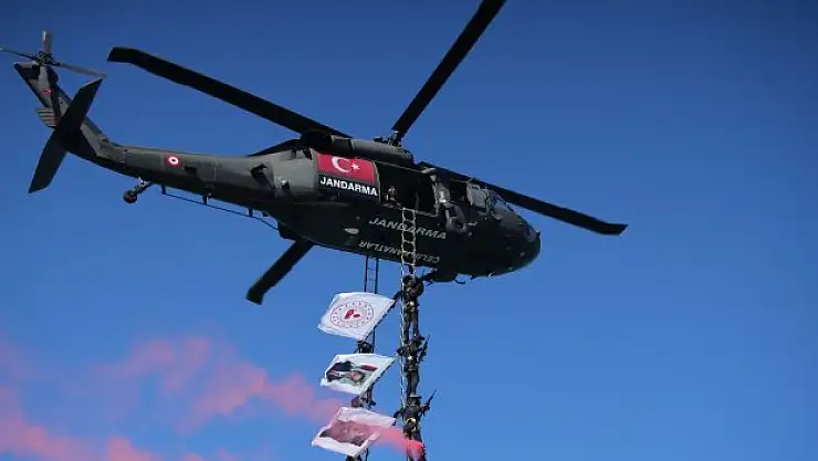 jandarmadan Büyüleyici Gösteri