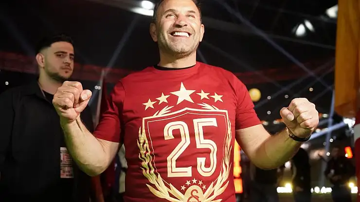 Okan Buruk üst üste 3, toplamda 4. kez şampiyon yaptı