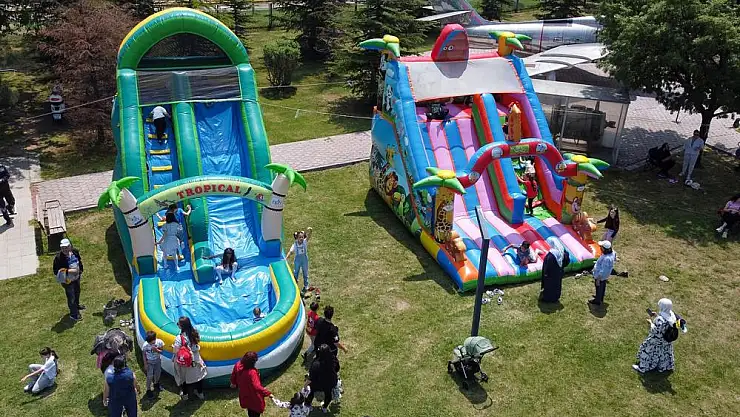 19 Mayıs 7'den 77'ye coşkuyla kutlandı