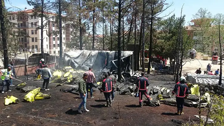 Yangına müdahale etmek isterken aracın çarptığı polis yaralandı
