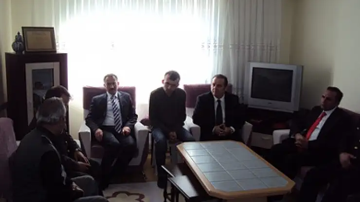 Şehit Yüzbaşı Ümit Özer'in ailesine Taziye ziyareti