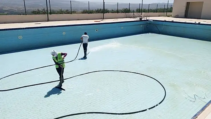 'Belediyemize ait yüzme havuzunda, çalışmalar başlamıştır'