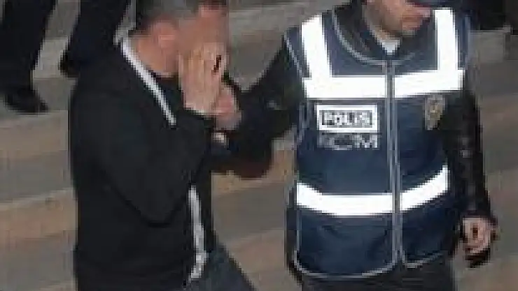 10 kişi tutuklandı