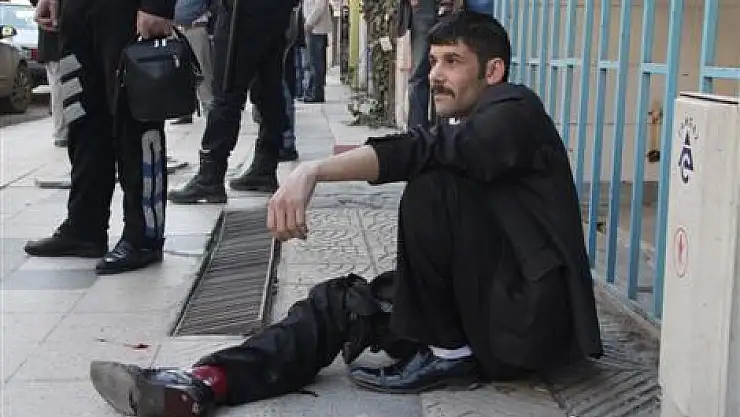 Adliye çıkışı silahlar konuştu