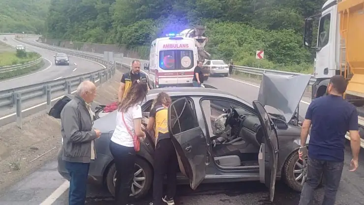 Virajı alamayınca kaza yaptı