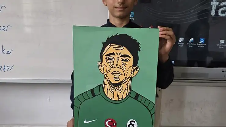 Hayran kalbiyle çizdi