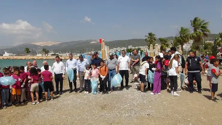 Silifke'de sahil temizliği