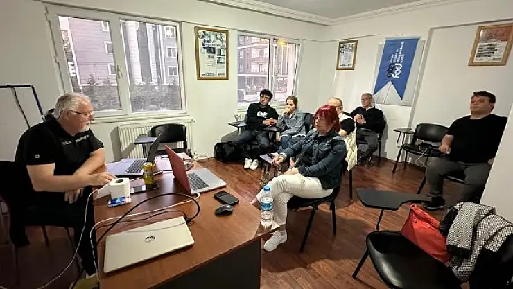 ATAFOD'dan Yapay Zeka Destekli Photoshop Eğitimi