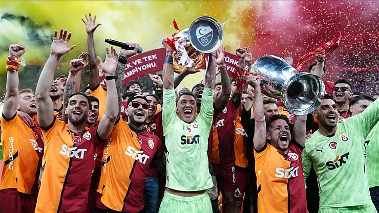Galatasaray, sezonu çifte kupayla kapattı
