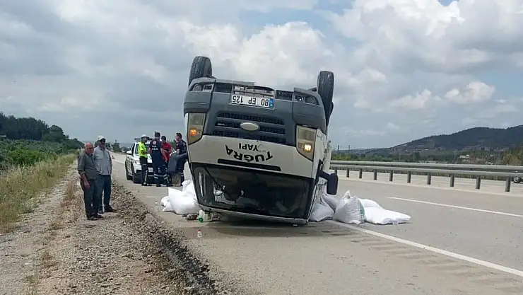 Patlayan lastik takla attırdı
