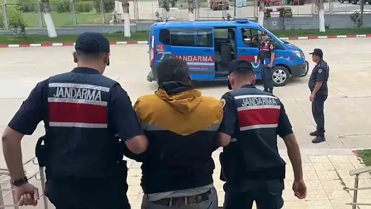 Aranan şahıs, çaldığı traktörle yakalandı