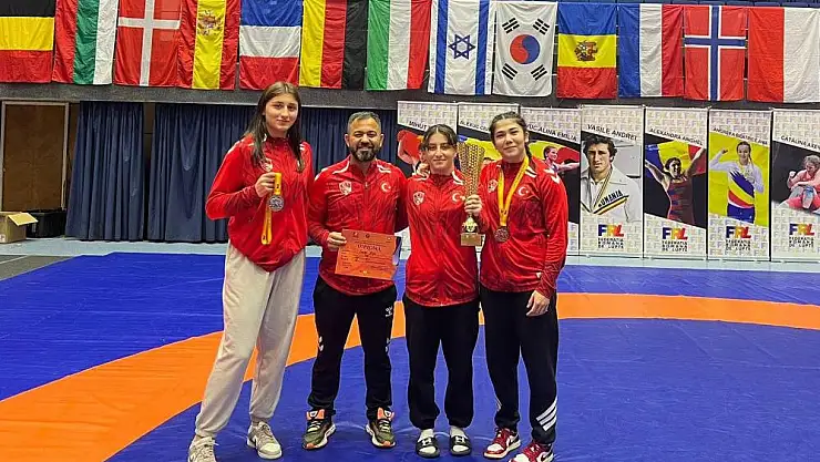 Güreşte Kadın Milli Takımı birinci oldu