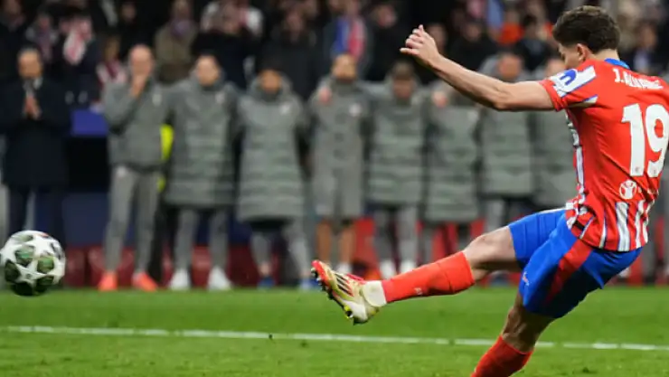 Futbolda penaltı kuralı resmen değişti