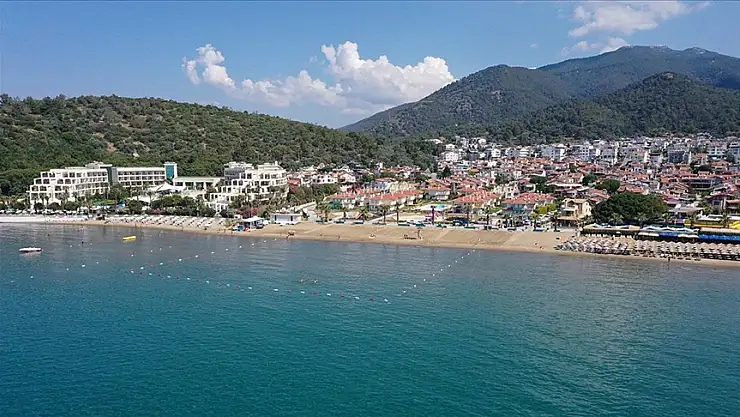 İzmir mavi bayraklı plajlarıyla dikkat çekiyor