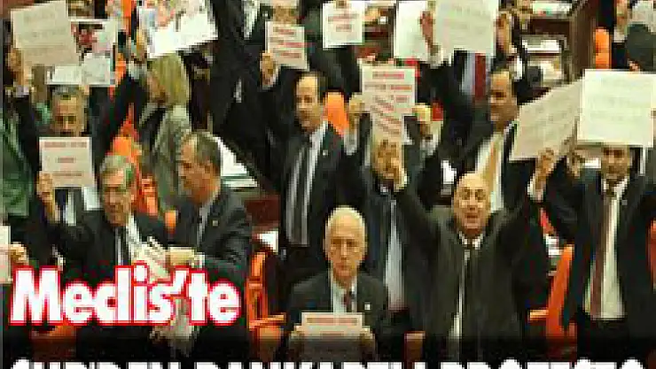 Meclis'te pankartlı protesto