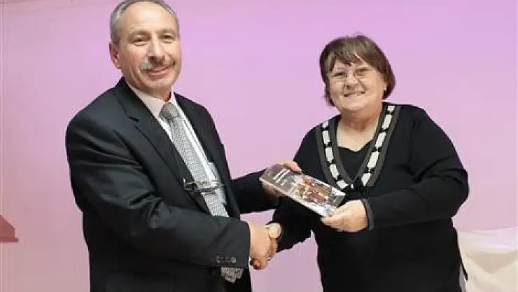 Yazar Yüksel İshak, ŞNP' de öğrencilerle buluştu