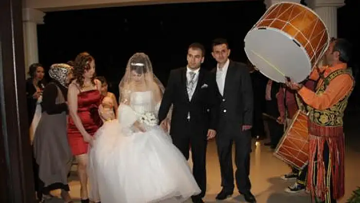 Özkara ve Çamur Ailelerinin mutlu günü