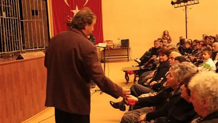 Tiyatroyu Özlemiştik…