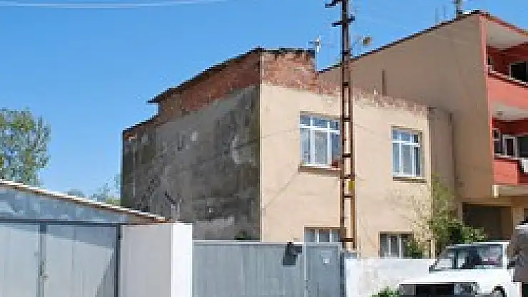 Elektrik Direğinden Düşen Şahıs Yaralandı