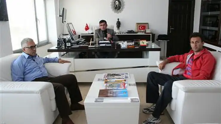 Eski Başkanını ziyaret etti