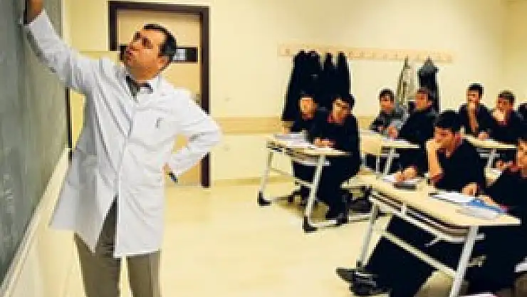 Öğretmenlik yolu tüm fakültelere kapandı