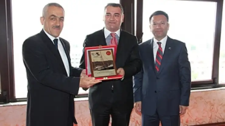 Meclisten Karafil'e Veda Yemeği