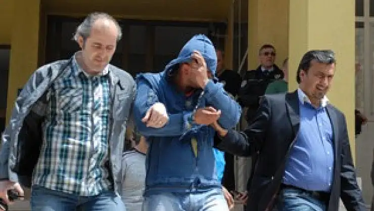 Kadın Avukatın Bürosunu Isınmak İçin Yakmış