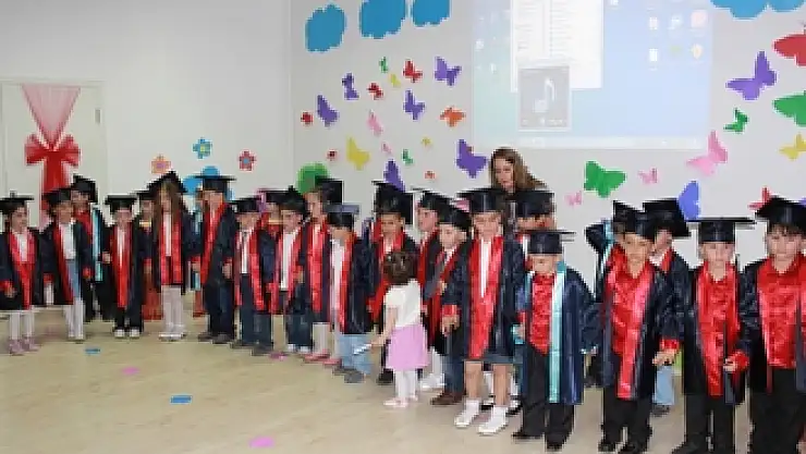 ŞNP minikleri Annelerini unutmadı