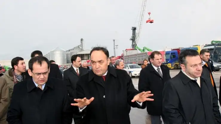 Bakan Demir limandaki çalışmalardan memnun kaldı