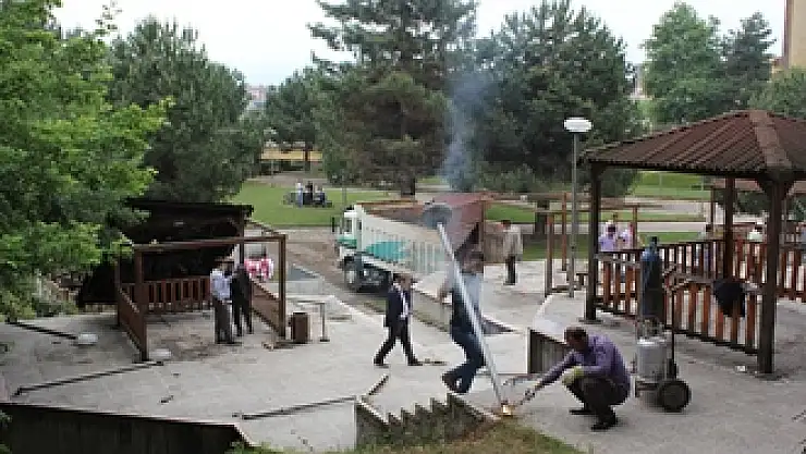 Gazi parkı ve çevre Esnafı İsyan ediyor