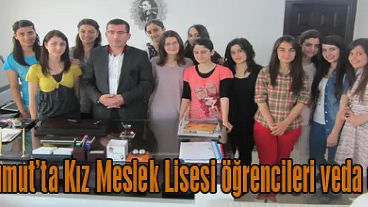 İlkumut'ta Kız Meslek Lisesi öğrencileri veda etti