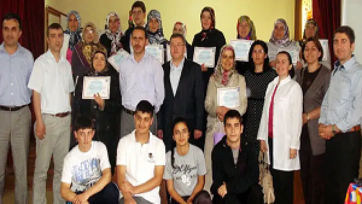 Velilerin Sertifika Sevinci