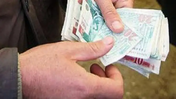 Memurlar 325 lira zam farkı alacak