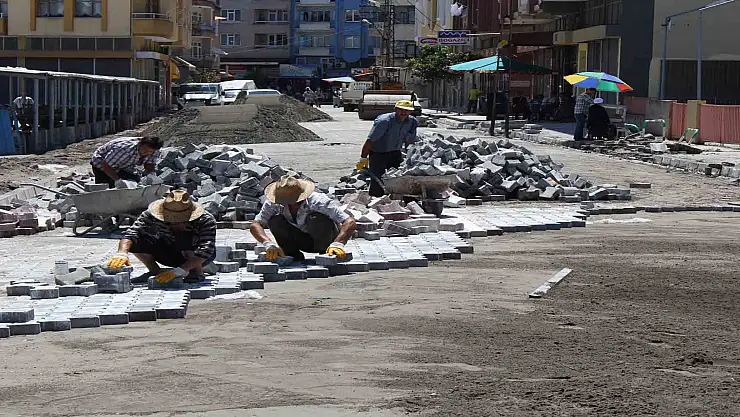 Sıcaklar Asfaltı değil Ama İşçileri eritti