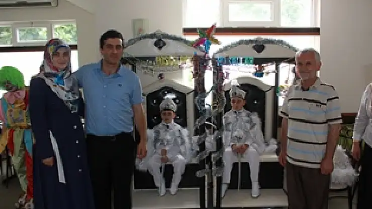 Atasoy ve Aslan Aileleri torunlarının sünnet mutluğunu yaşadı.