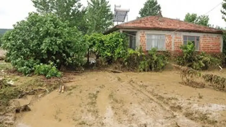 Alaçam'da tarım arazileri sular altında 
